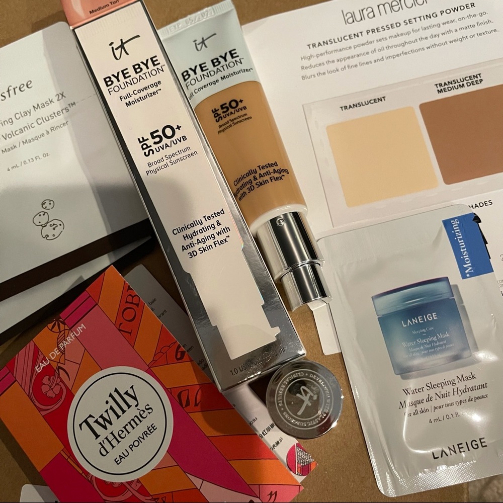 It Cosmetics bye bye foundation with samples
